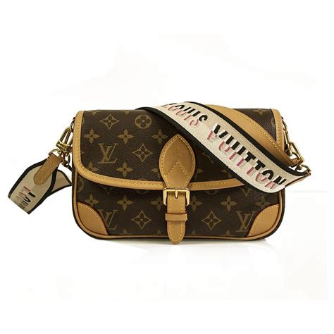 louis vuitton fold over bag|louis vuitton detachable shoulder bags.